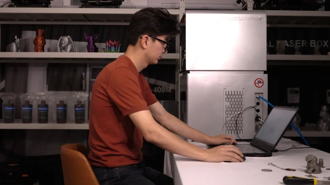 640
